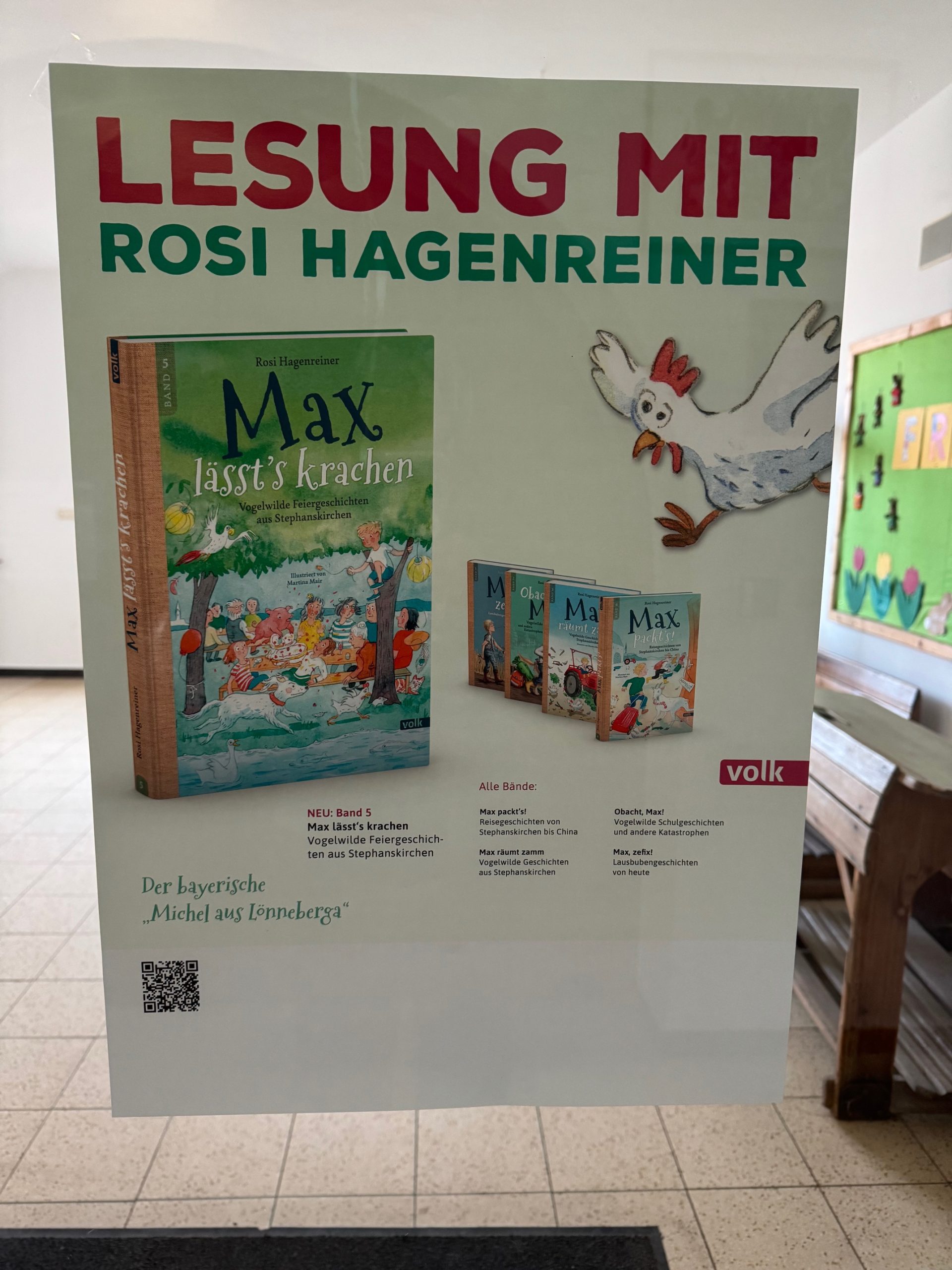 Autorin Rosi Hagenreiner liest den Kindern vor